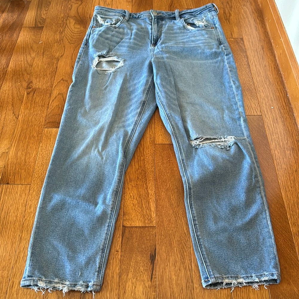 American Eagle Stretch Mom Jean